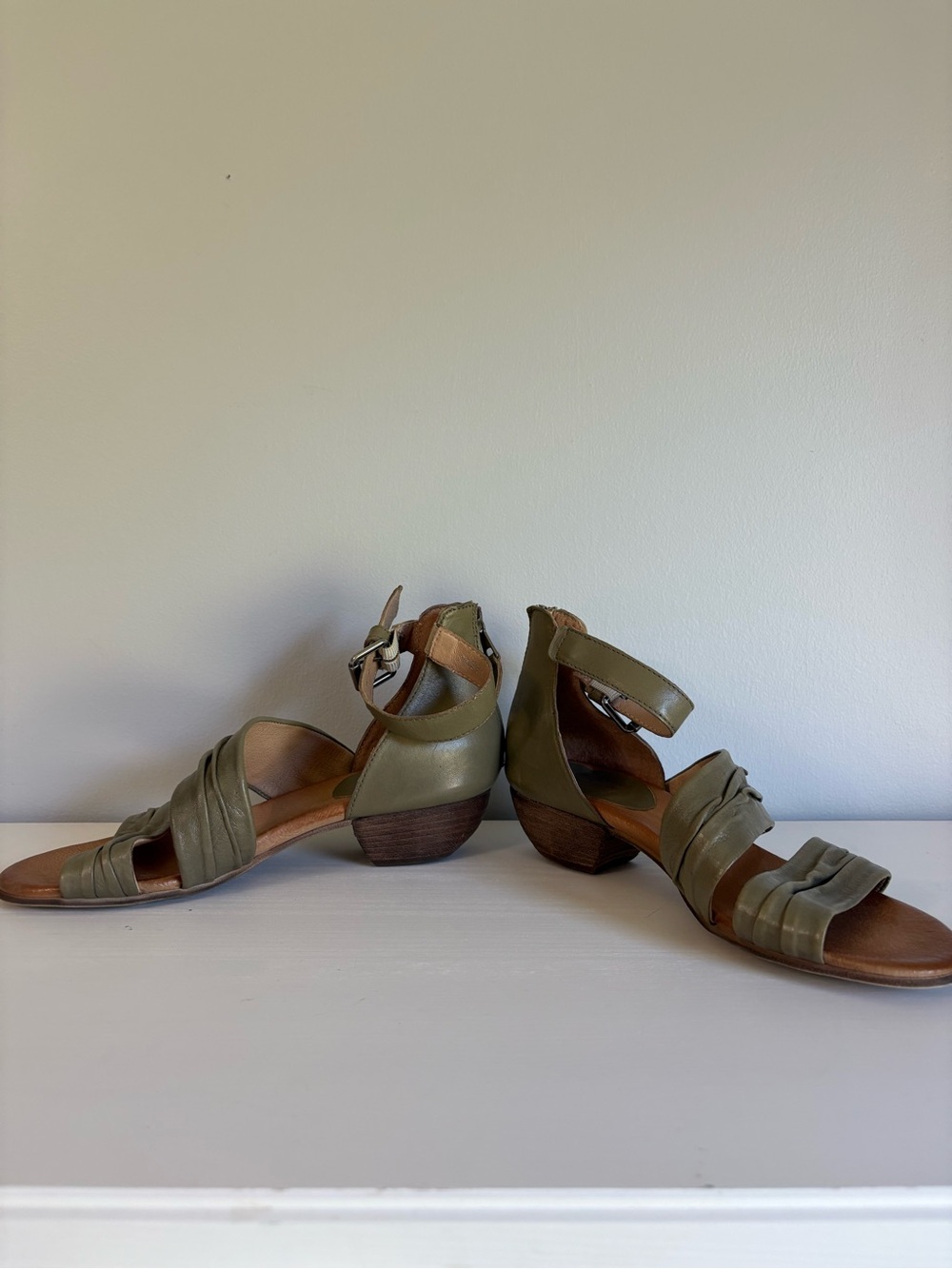 Miz Mooz Cassie Sage Green Leather Ruched Ankle Strap Block Heel Sandal Size 38 - Picture 11 of 14